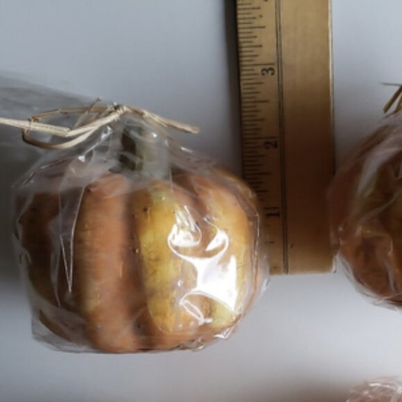 NWT - (set of 2) Harry and David Pumpkin Wax Burning Candles - Picture 3 of 3